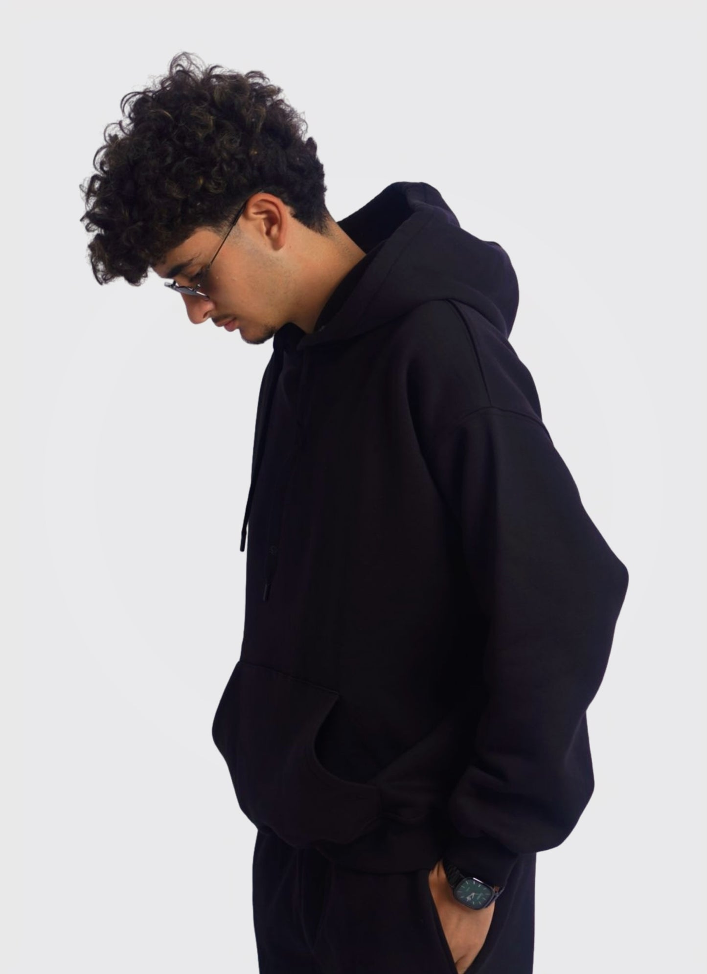 SIMPLE BLACK HOODIE