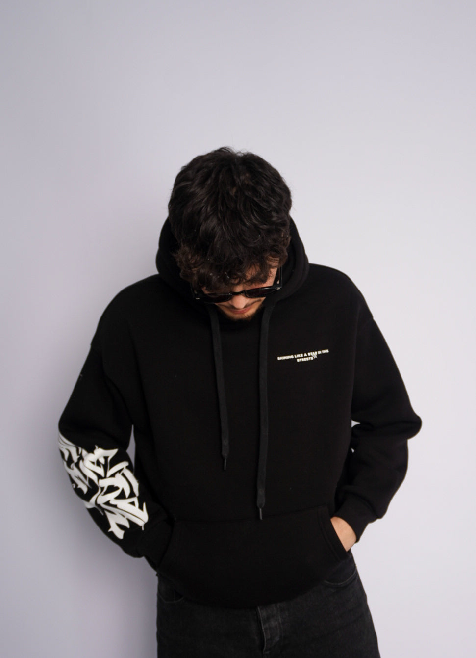 BLACK HOODIE ' ALL EYES ON ME '