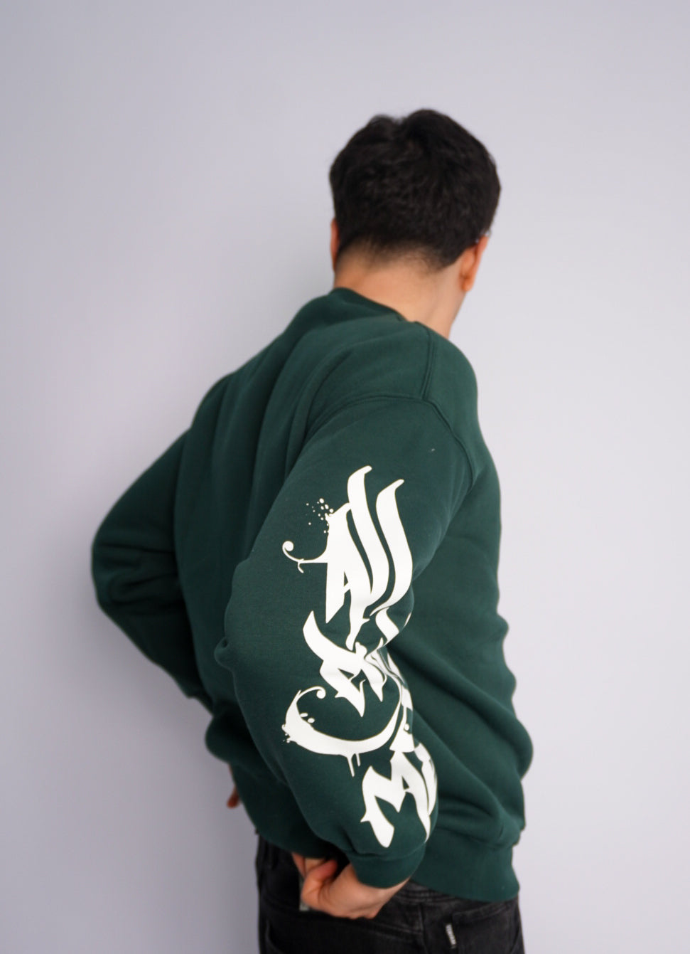 GREEN SWEAT SHIRT ' ALL EYES ON ME '