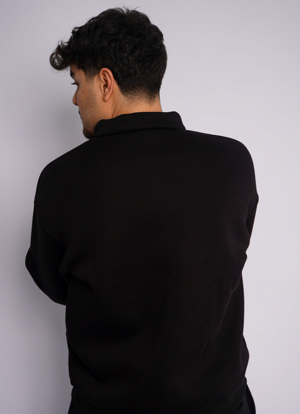 BLACK SIMPLE ZIP SWEAT SHIRT