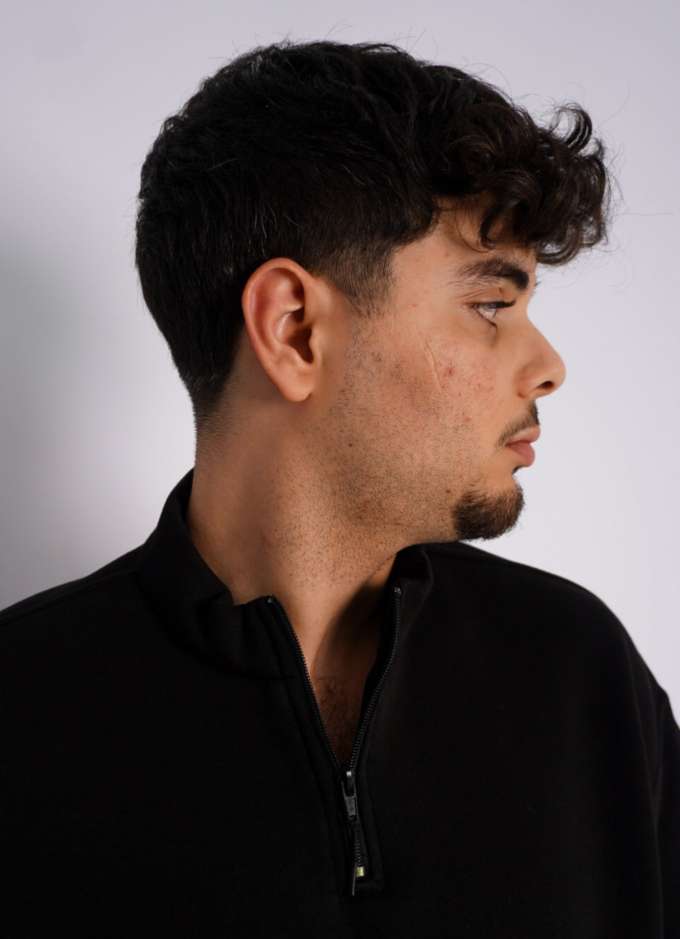 BLACK SIMPLE ZIP SWEAT SHIRT