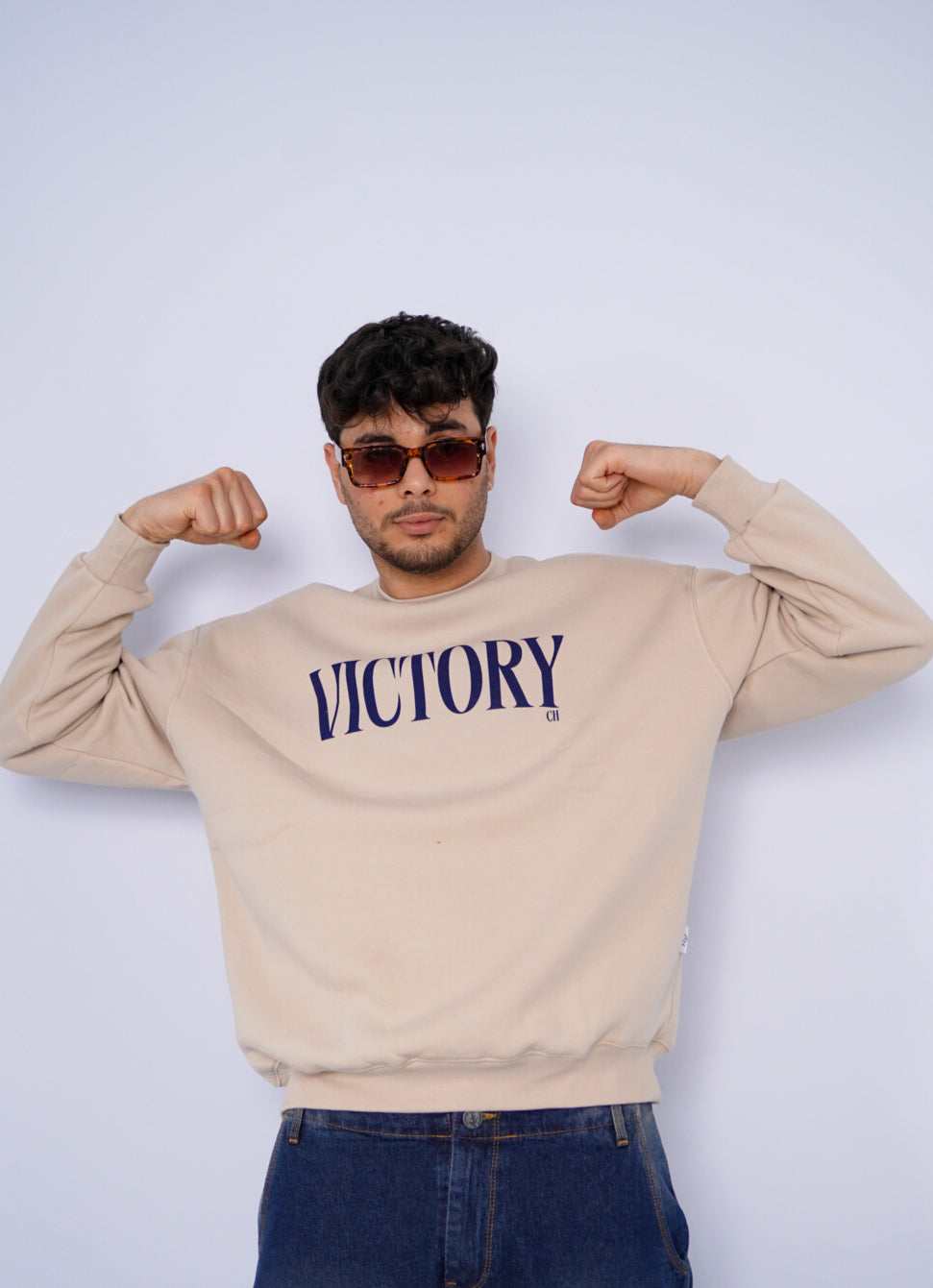 BEIGE SWEAT SHIRT ' VICTORY '