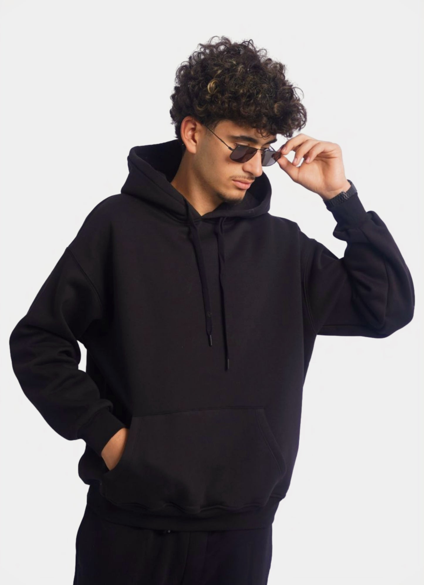 SIMPLE BLACK HOODIE