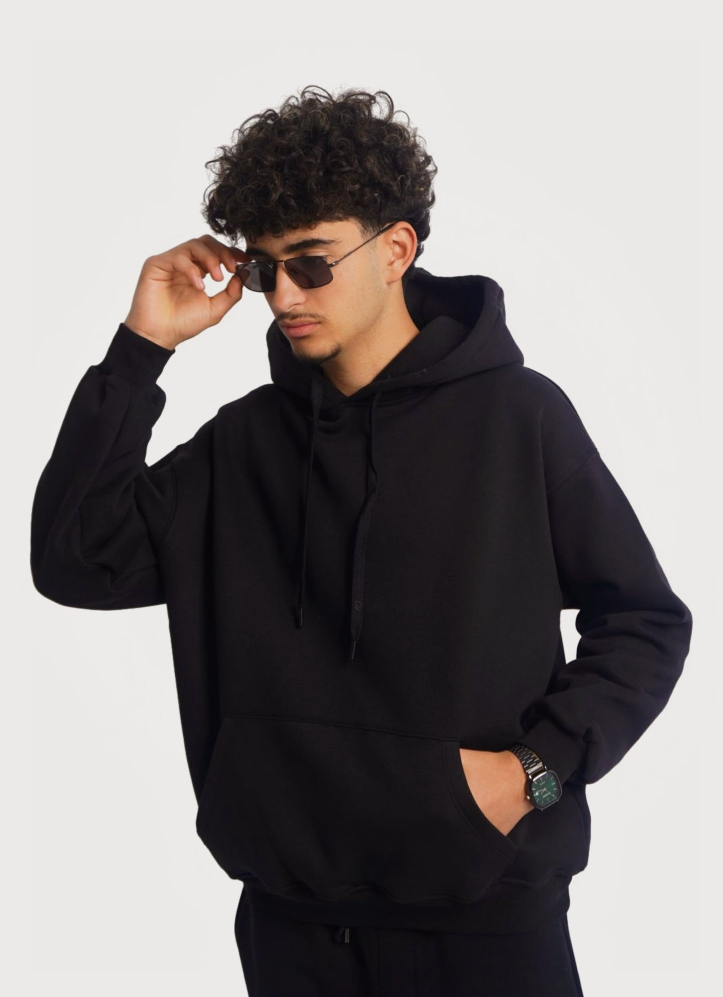 SIMPLE BLACK HOODIE