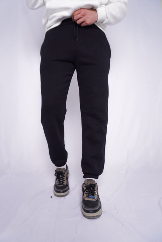 BLACK SWEAT PANTS