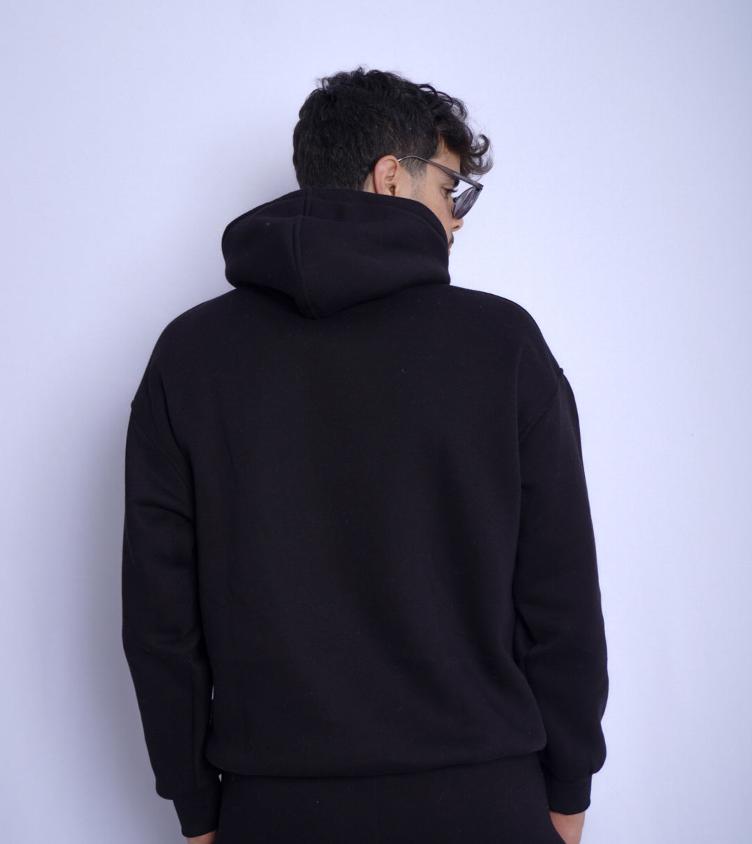 SIMPLE BLACK HOODIE