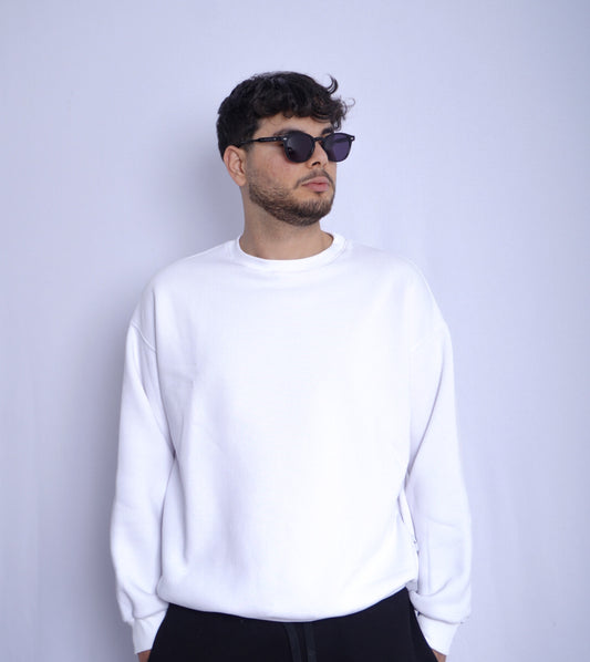 SIMPLE WHITE SWEAT-SHIRT