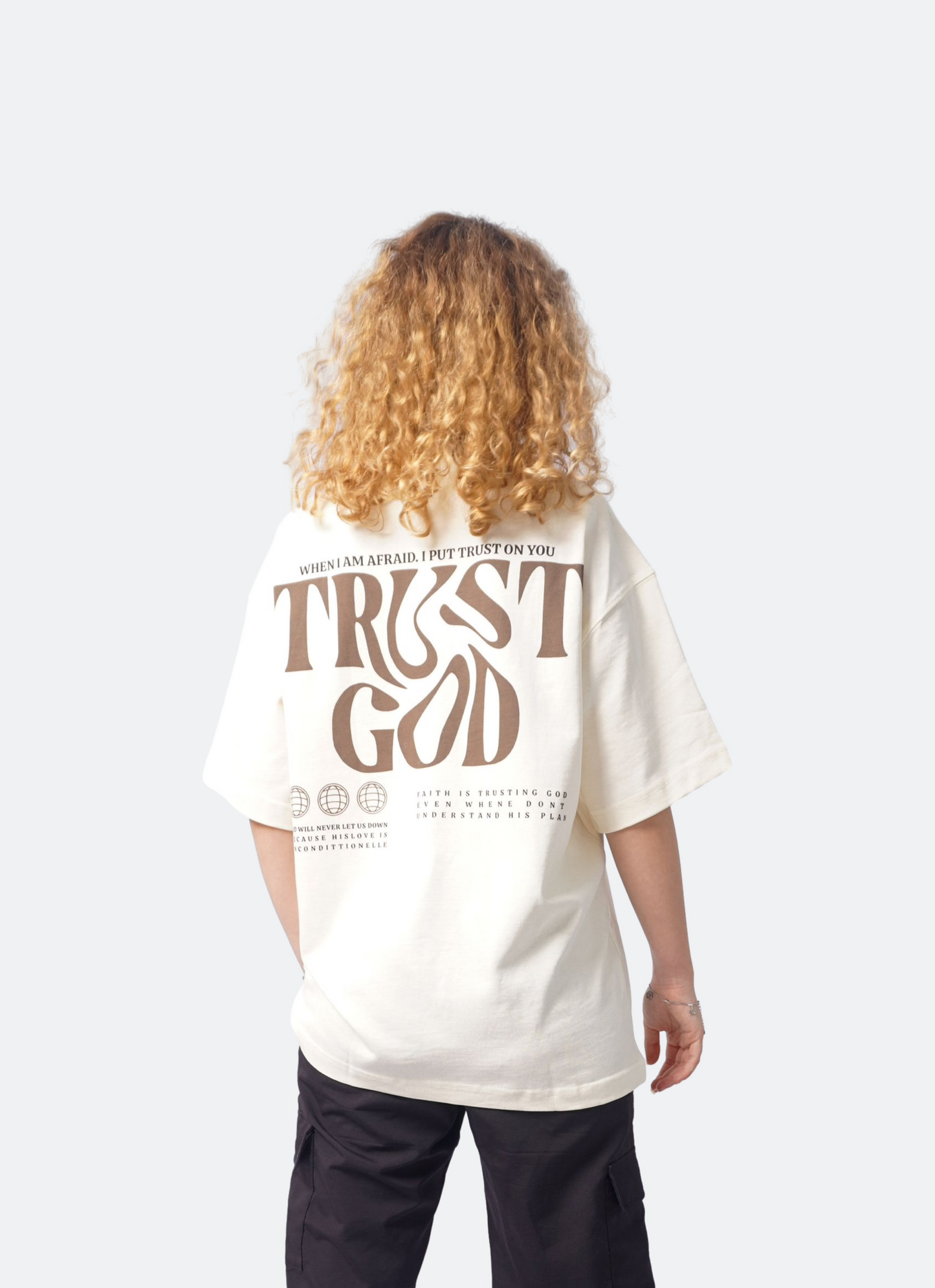 TRUST GOD oversize t-shirt - SOFT BEIGE