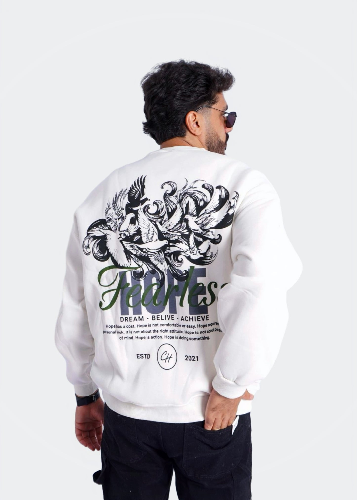 WHITE SWEATSHIRT ' FEARLESS '