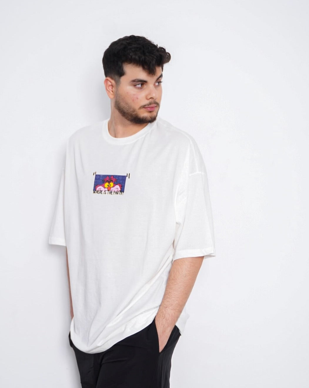 where is the party ? Oversize Basic T-Shirt - white